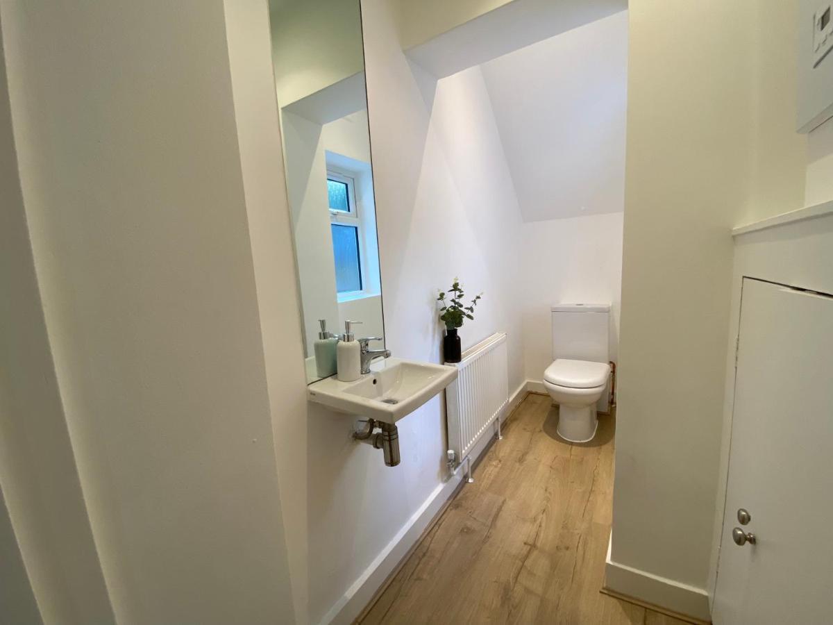 Fantastic Spacious Garden Flat With Own Private Entrance Лондон Экстерьер фото